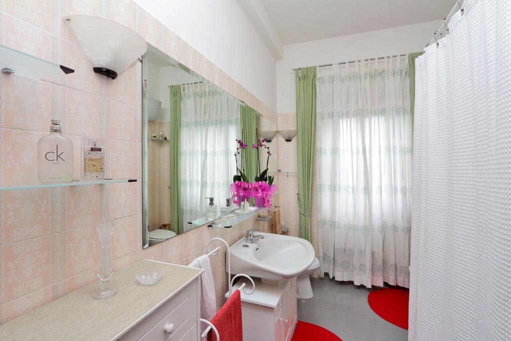 Single Room Balcony